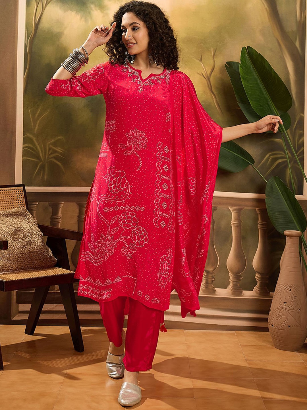 

Sangria Bandhani Printed Notch Neck Straight Kurta With Trousers & Dupatta, Pink