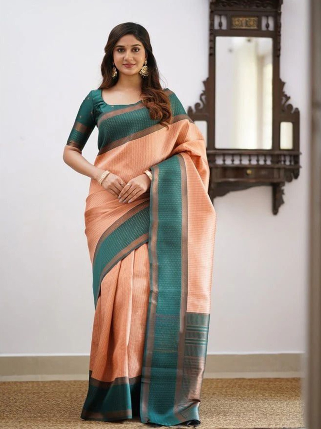 

LADY SHOPI Woven Design Zari Pure Silk Banarasi Saree, Peach