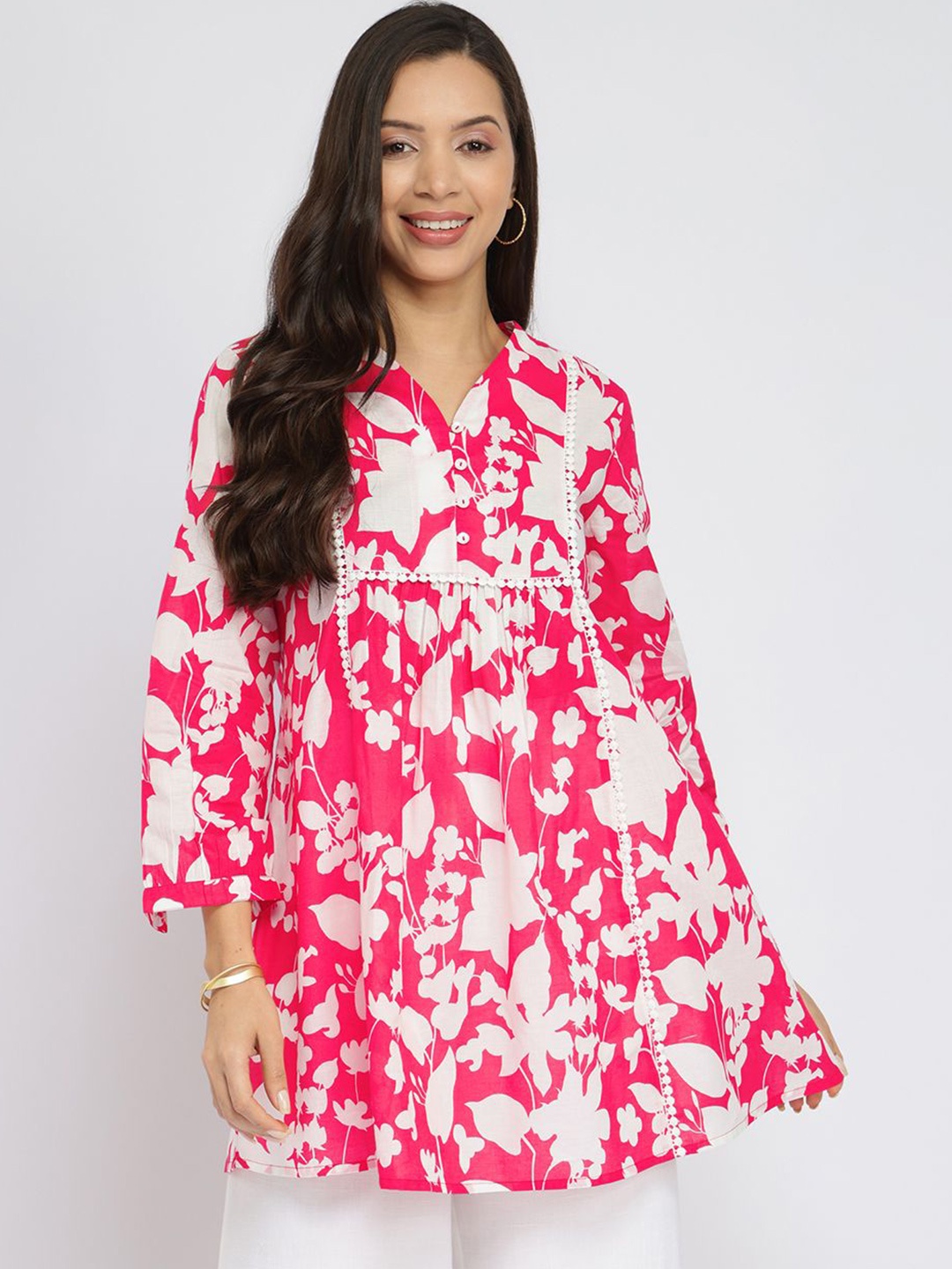 

Pink Fort Women Cotton Floral Lace Detail Relaxed Top - Pink & White