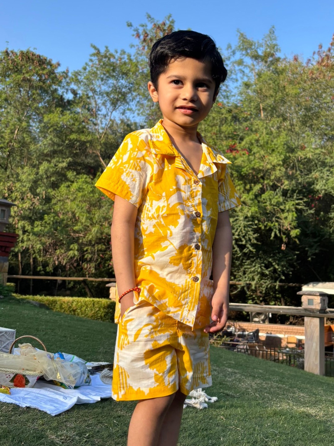 

Peekaaboo Kids Boys Printed Pure Cotton Shirt With Shorts, Yellow