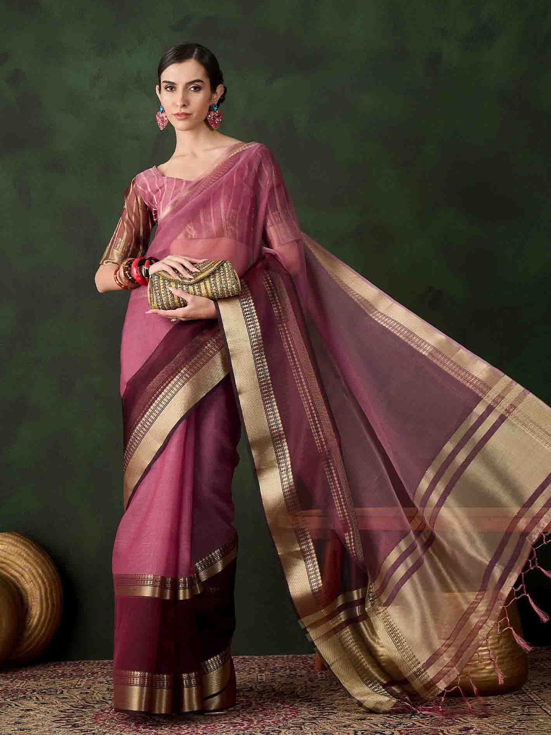 

DIVASTRI Woven Design Saree With Blouse, Purple