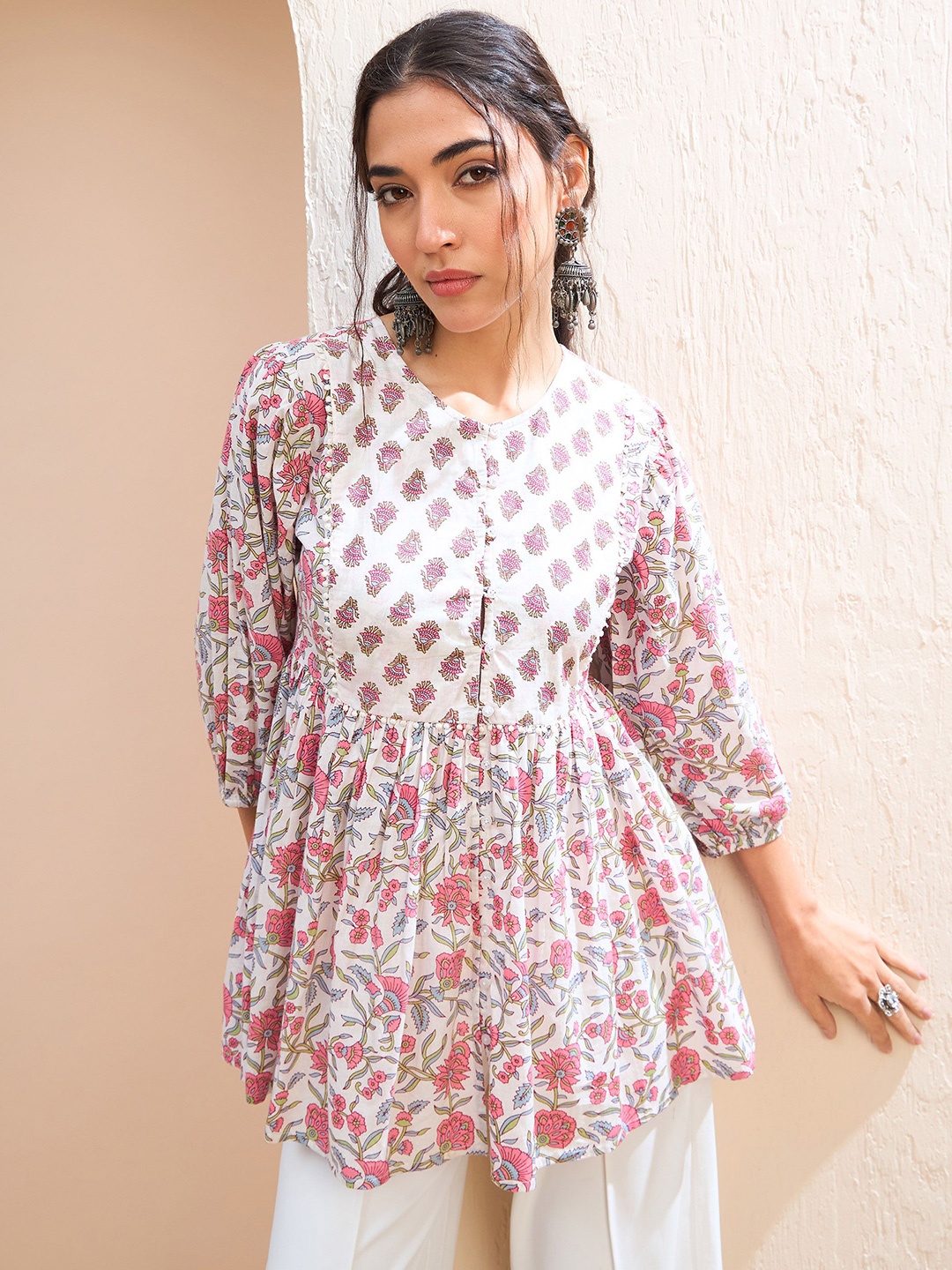 

Shae by SASSAFRAS Floral Printed Pure Cotton Pleated Kurti, White