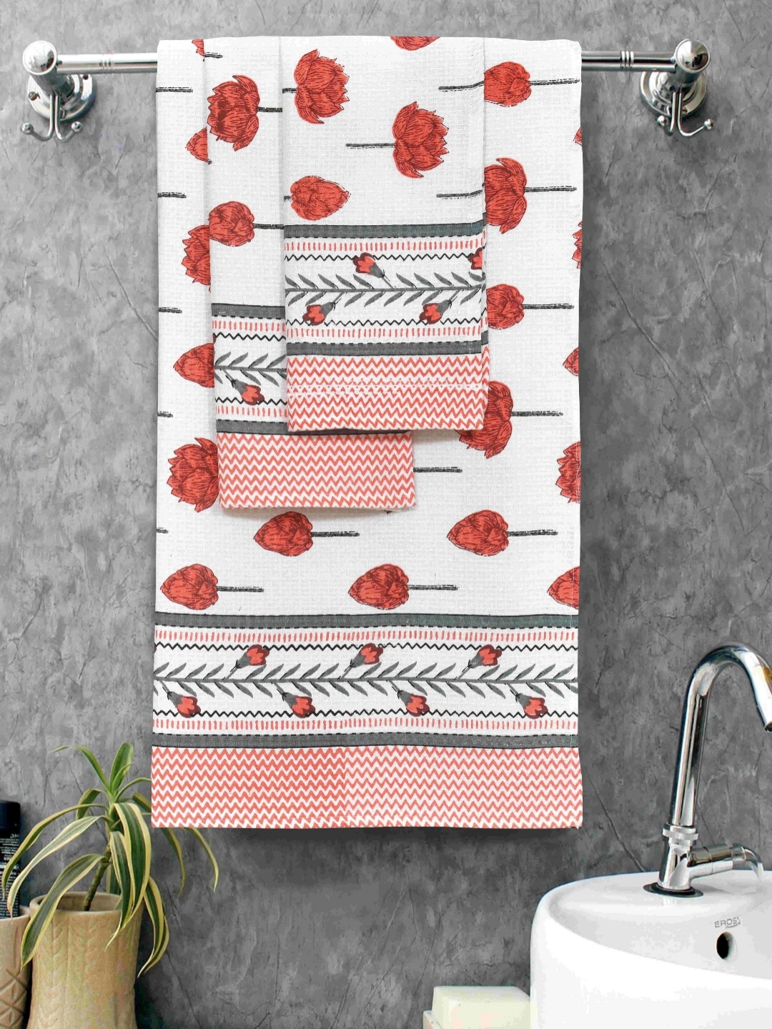 

MAFATLAL White & Red 3 Pieces Ethnic Motifs Printed Cotton 250 GSM Towel Set
