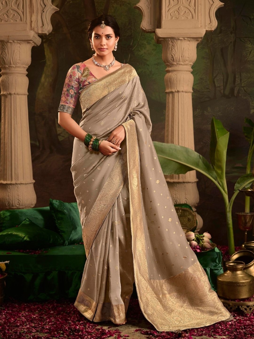 

DEVATITHI Grey Banarasi Silk Saree