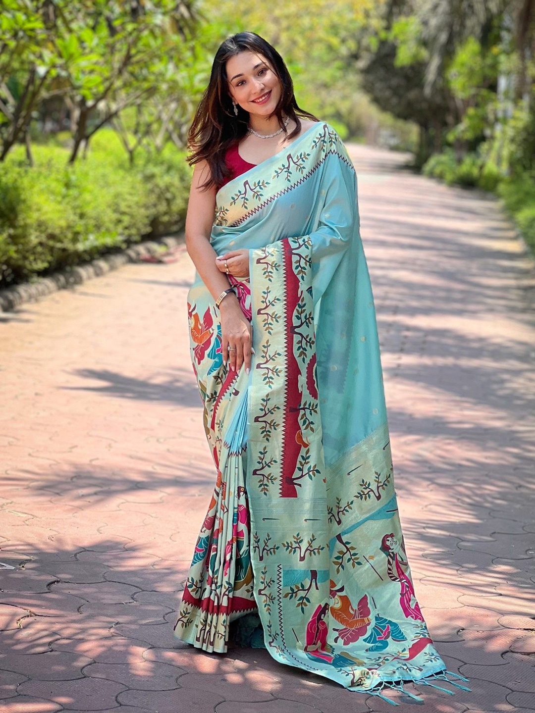 

DIVASTRI Woven Design Zari Paithani Saree, Blue