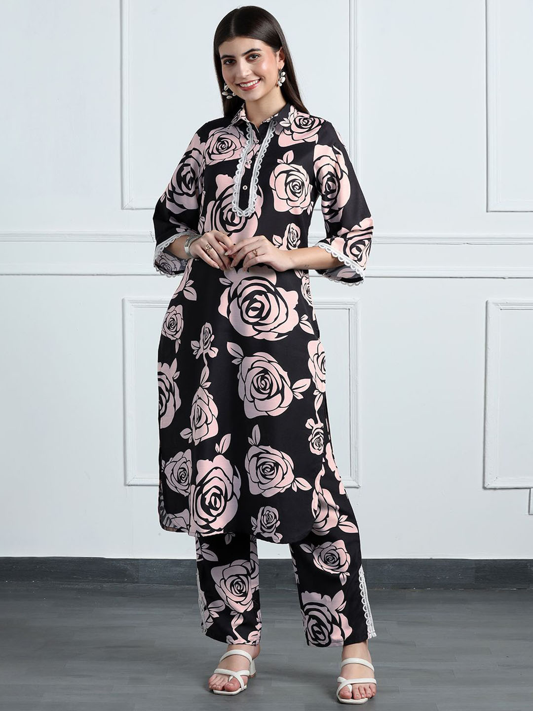 

Sangria Floral Printed Shirt Collar Straight Kurta With Trousers, Black