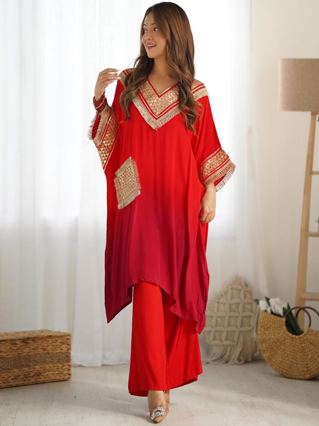 

WAMA TRENDZ Embroidered Gotta Patti V-Neck Kaftan Kurta With Palazzos, Red