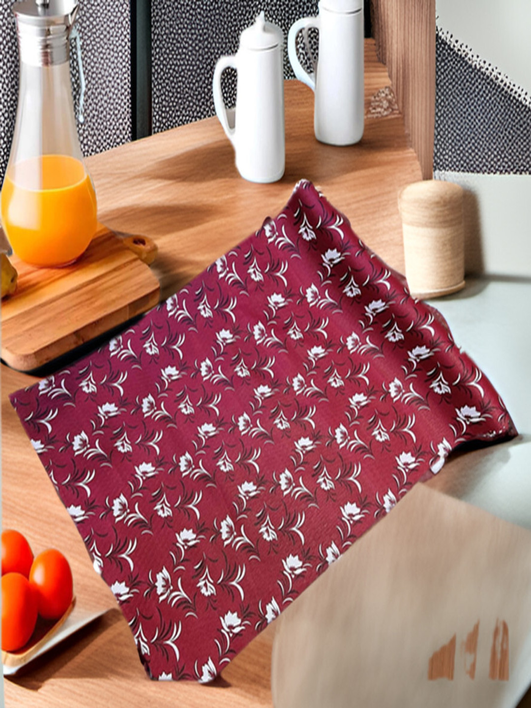 

REVEXO Maroon & White Printed Water-Resistant Shelf Liner