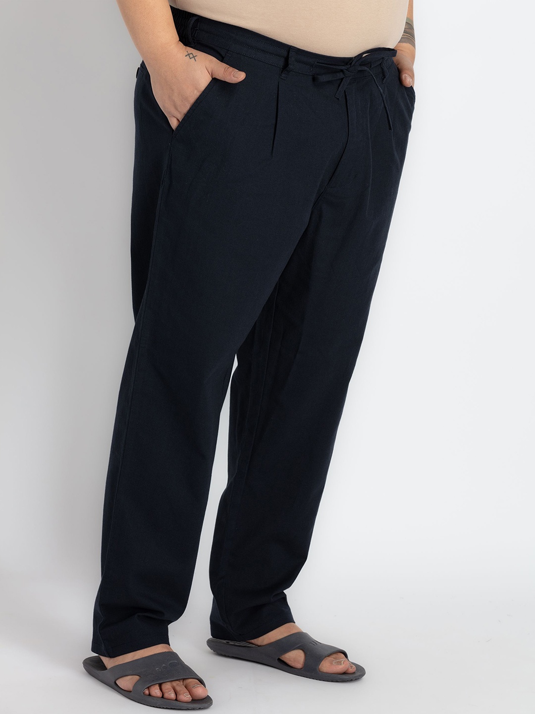 

UNSIZED Men Trousers, Navy blue
