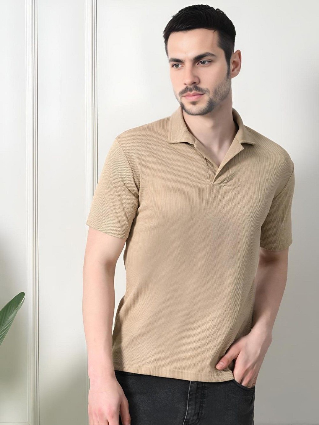 

CLAFOUTIS Men Solid Polo Collar T-shirt, Beige