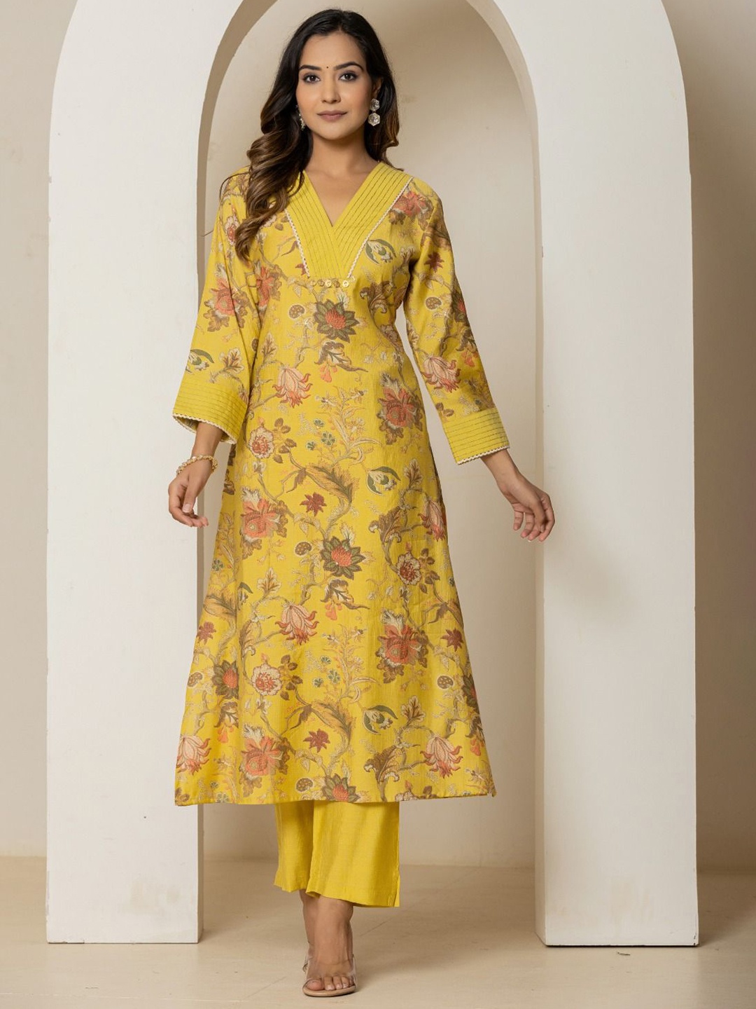 

AUTUMN LANE Floral Printed V-Neck Pure Cotton Straight Kurta With Trousers, Yellow