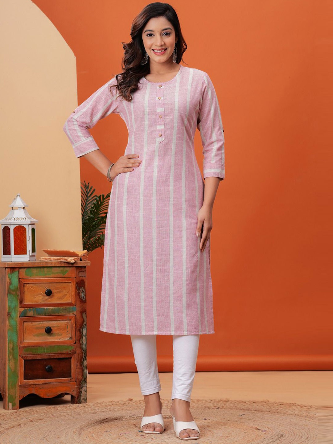 

Sarai Women Striped Cotton Straight Kurta, Pink