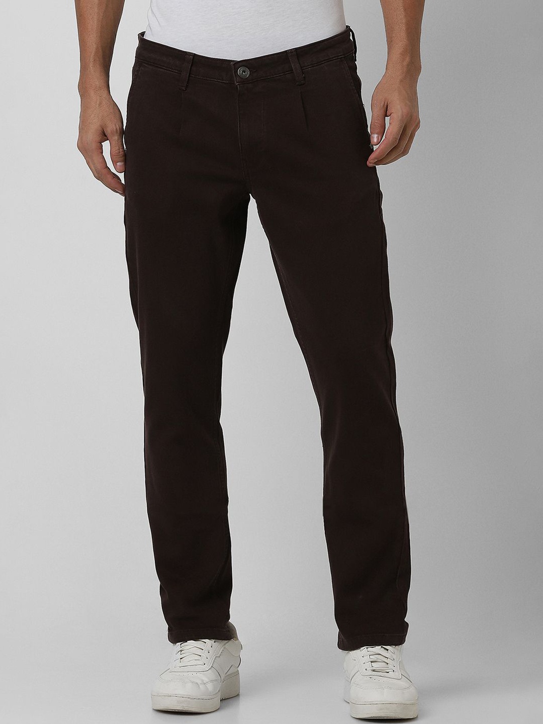 

V Dot Men Slim Fit Mid Rise Clean Look Stretchable Jeans, Brown
