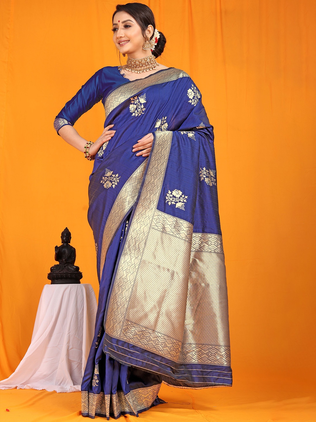 

Kandora Woven Design Zari Pure Silk Paithani Saree, Navy blue