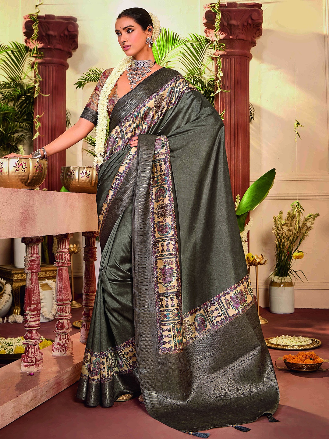 

Sangria Tussar Printed Saree With Blouse Piece, Grey
