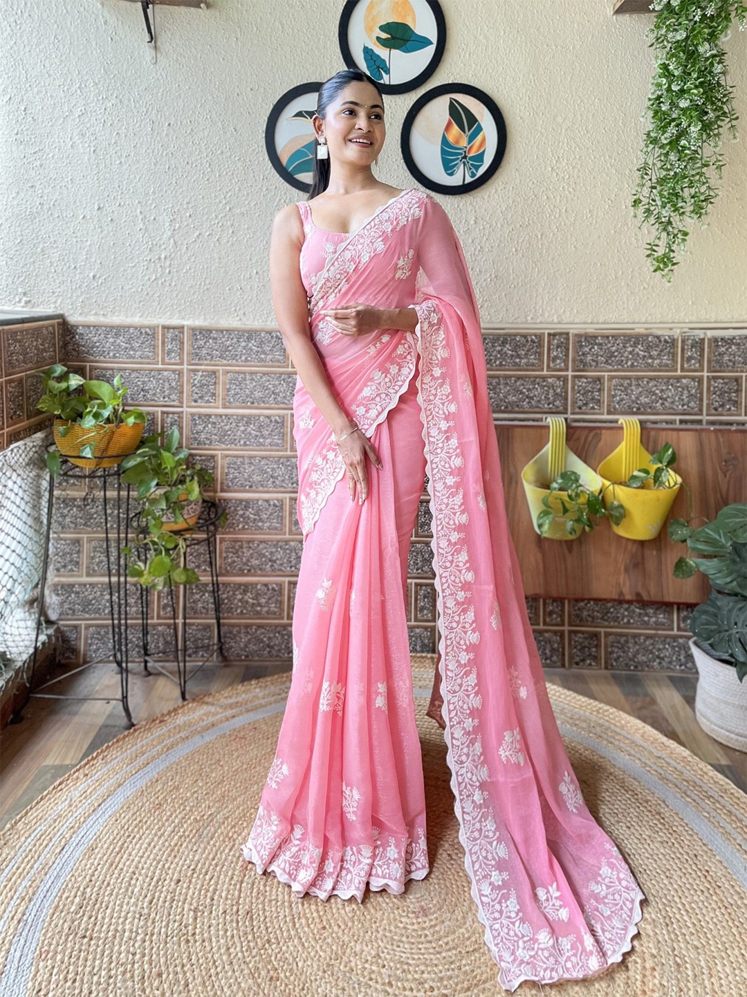

DIVASTRI Embellished Embroidered Silk Blend Saree, Pink