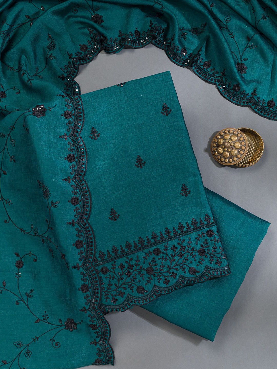 

Koskii Floral Embroidered Sequinned Tissue Unstitched Dress Material, Green