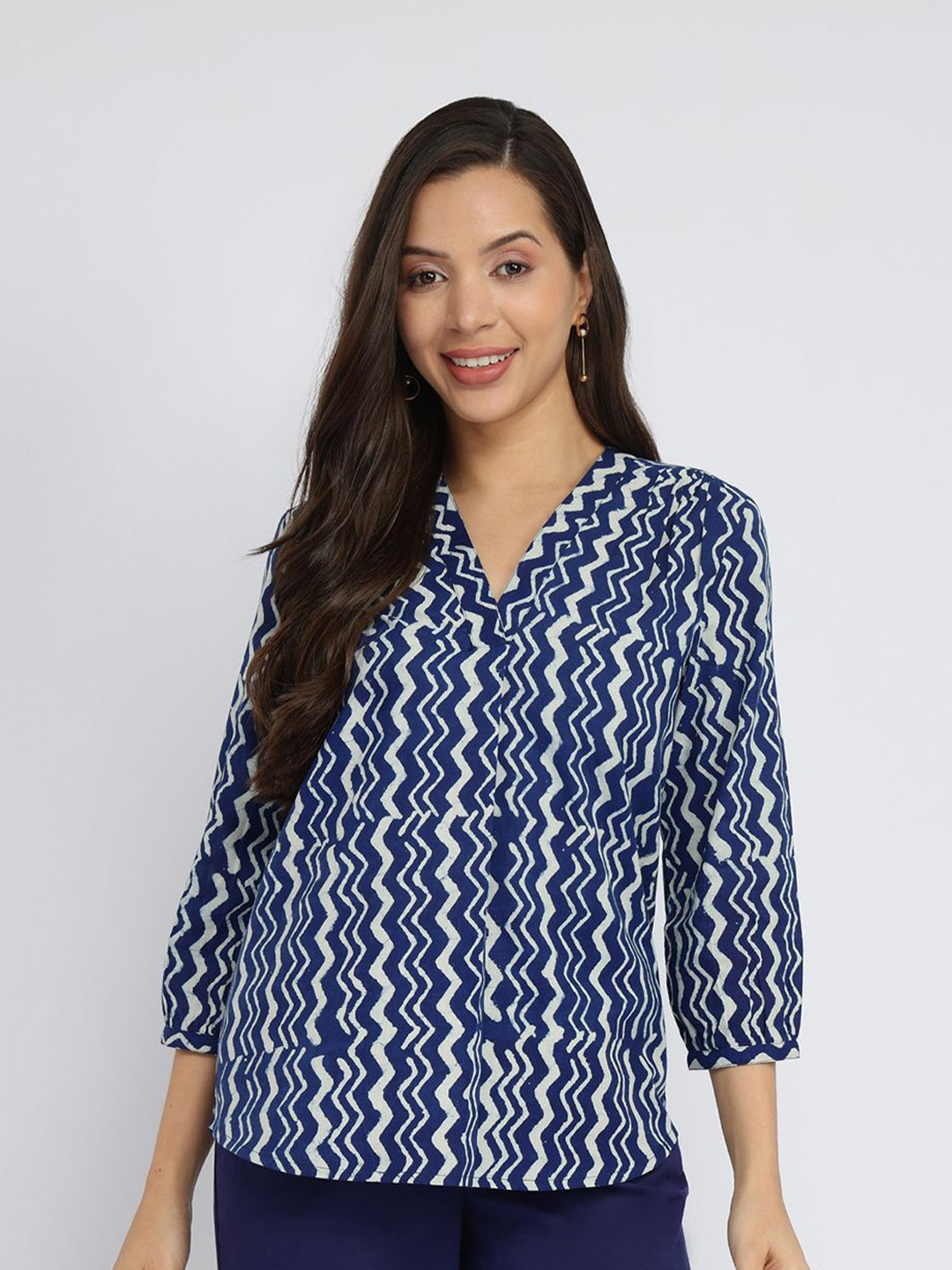 

Pink Fort Women Cotton Dabu Chevron Print Top Indigo, Navy blue