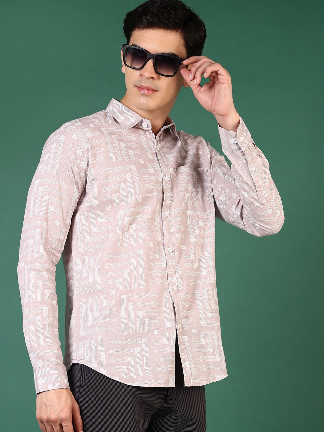 

V-Mart Men Floral Opaque Printed Casual Shirt, Mauve