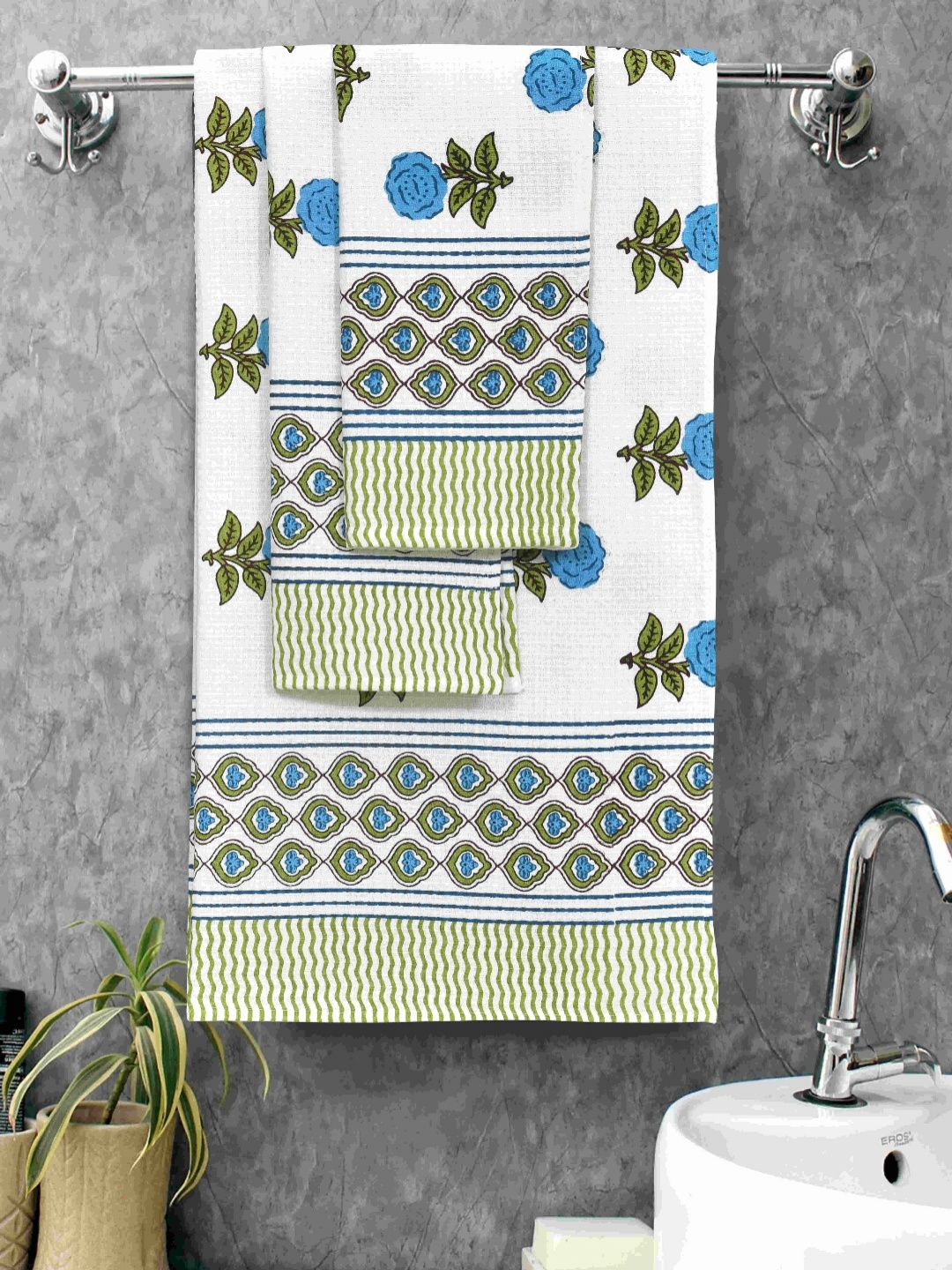 

MAFATLAL White & Blue 3 Pieces Ethnic Motifs Printed Cotton 250 GSM Towel Set