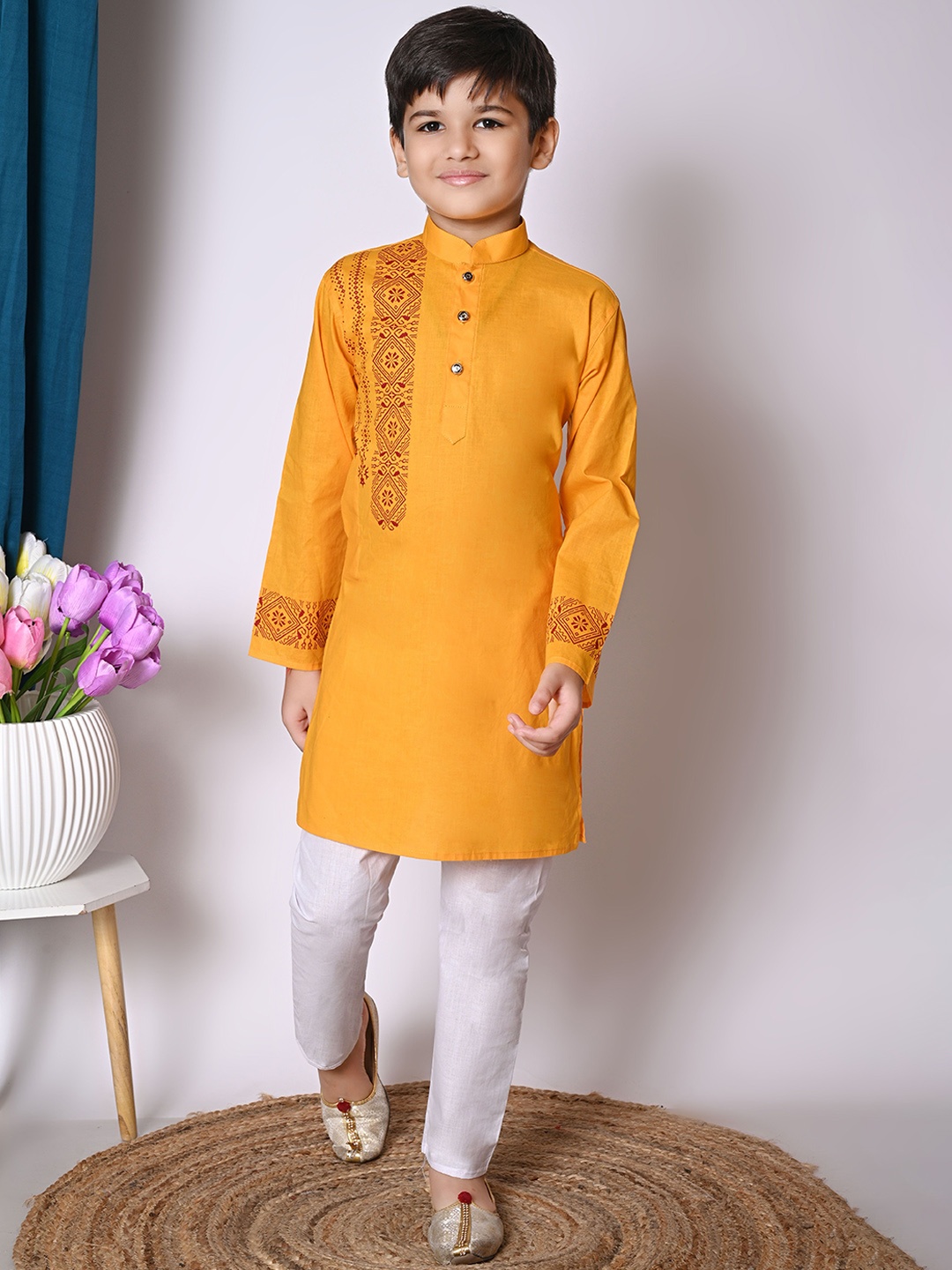 

Cae Boys Floral Printed Mandarin Collar Straight Pure Cotton Kurta With Pyjamas, Yellow