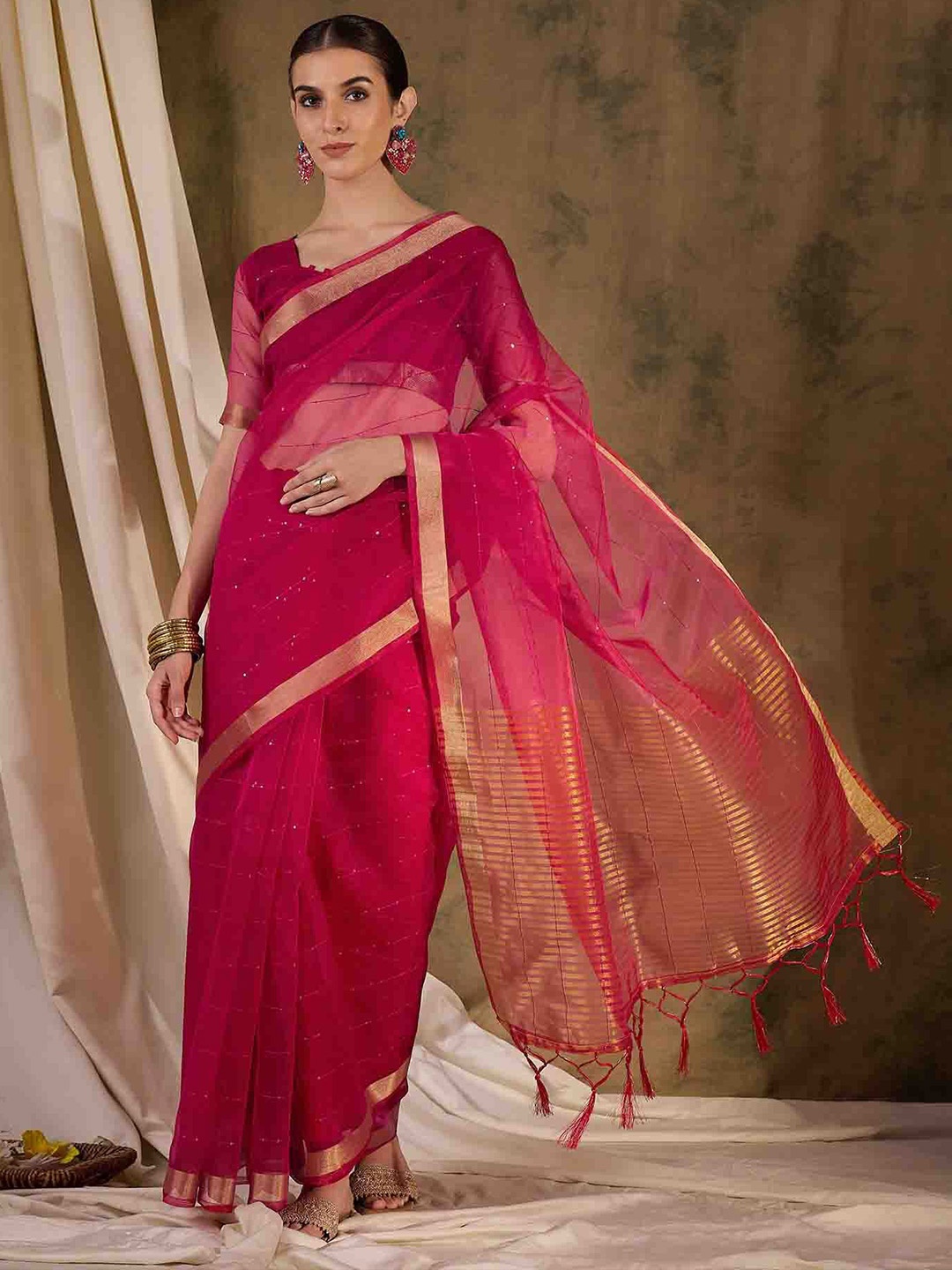 

DIVASTRI Sequined Detail Saree With Blouse, Pink