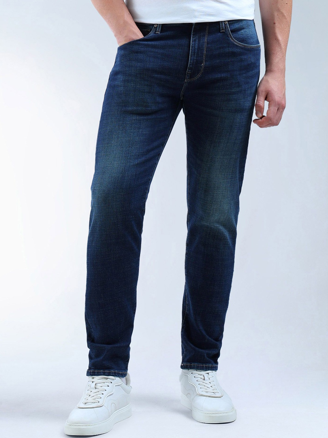 

Flying Machine Men Slim Fit Light Fade Jeans, Blue