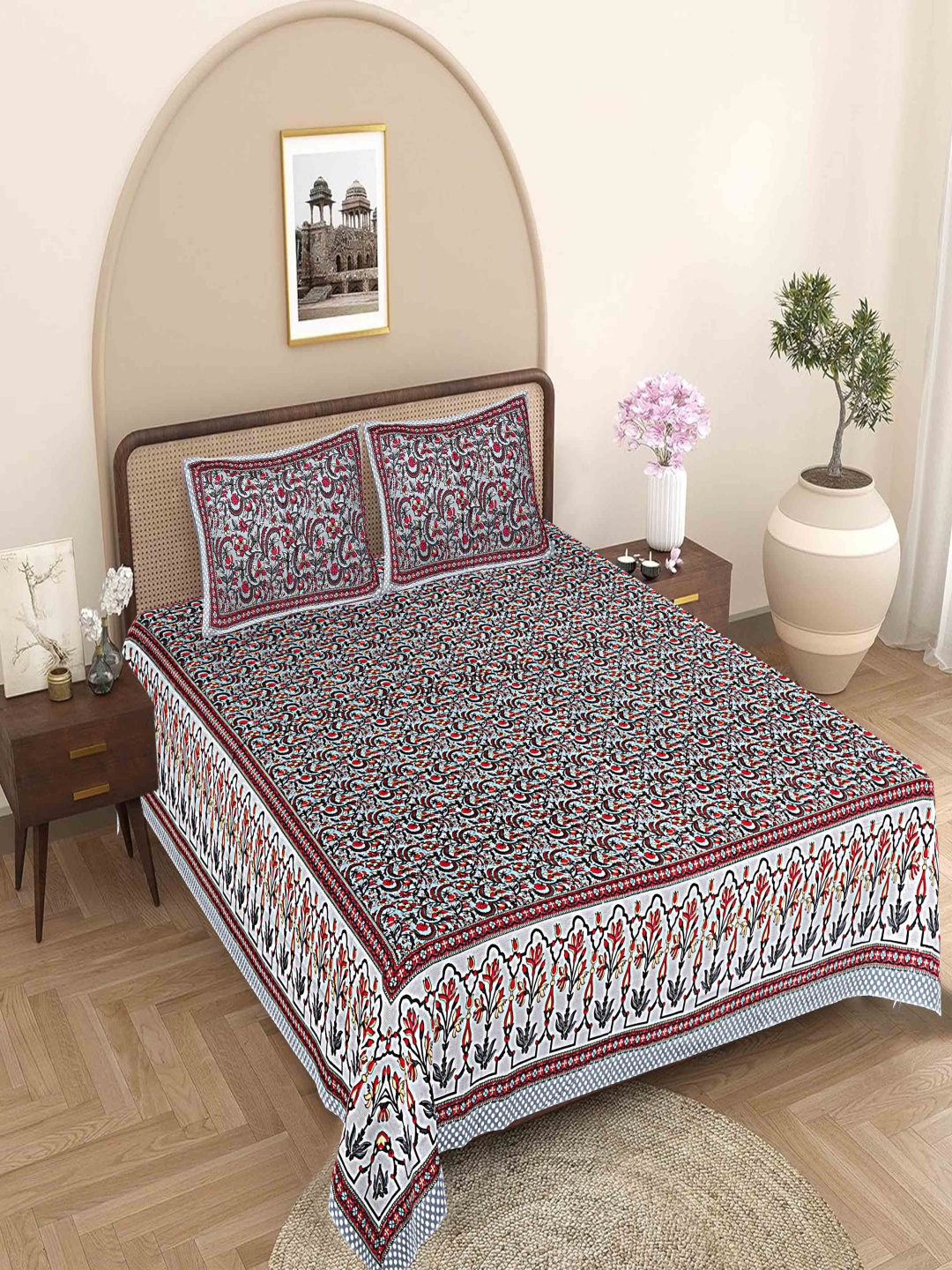 

VANI E Red & Grey Printed Pure Cotton 180TC King Bedsheet Set- 2.28 m x 4.57 m