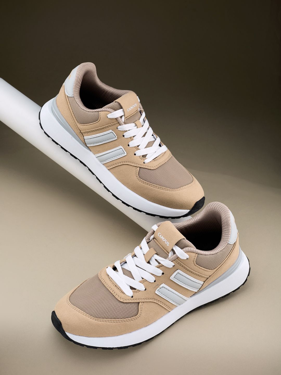 

Campus Men Sneakers, Beige