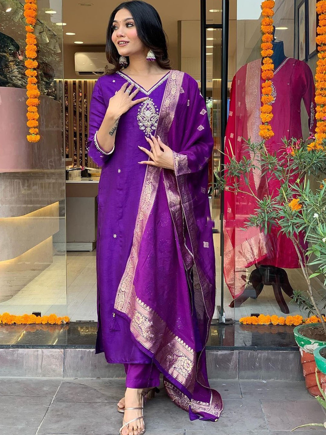 

mimi design Floral Embroidered V-Neck Beads and Stones Kurta With Trousers And Dupatta, Purple