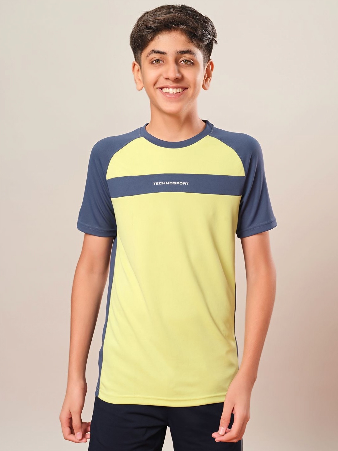 

Technosport Boys Colourblocked Pockets Slim Fit T-shirt, Yellow