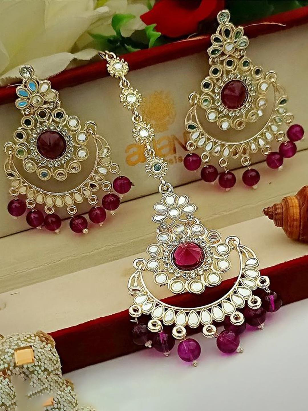 

DIVASTRI Rhodium-Plated Artificial Stones Studded & Beaded Maang Tika & Earrings, Gold