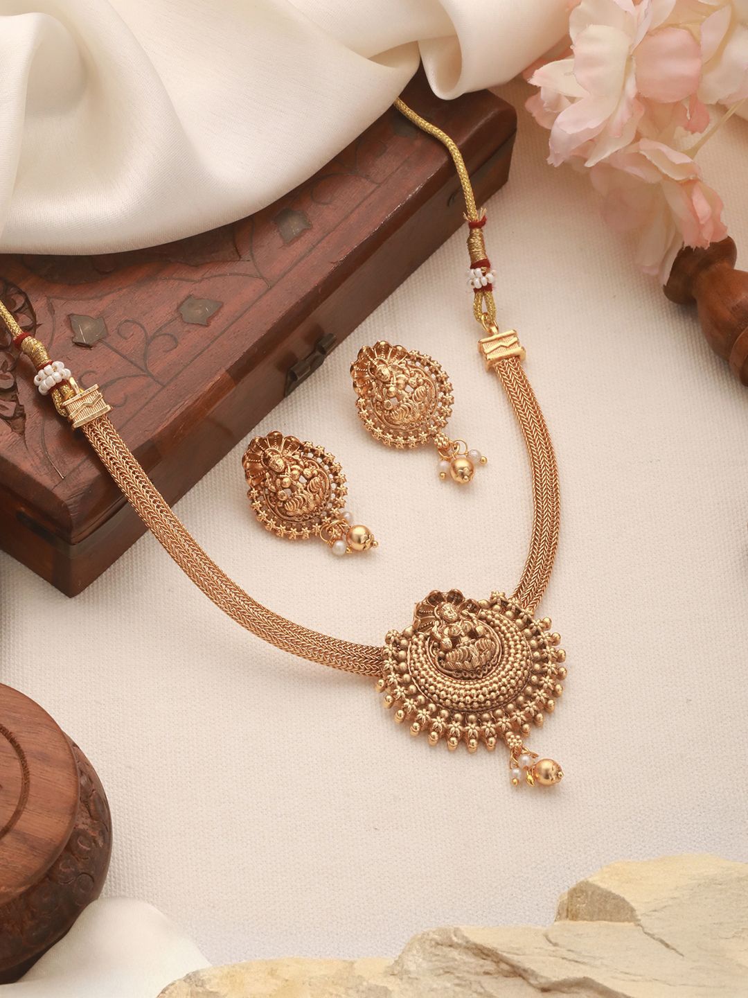

Saraf RS Jewellery Gold-Plated Artificial Beaded Minimal Temple Lakshmiji Jewellery Set