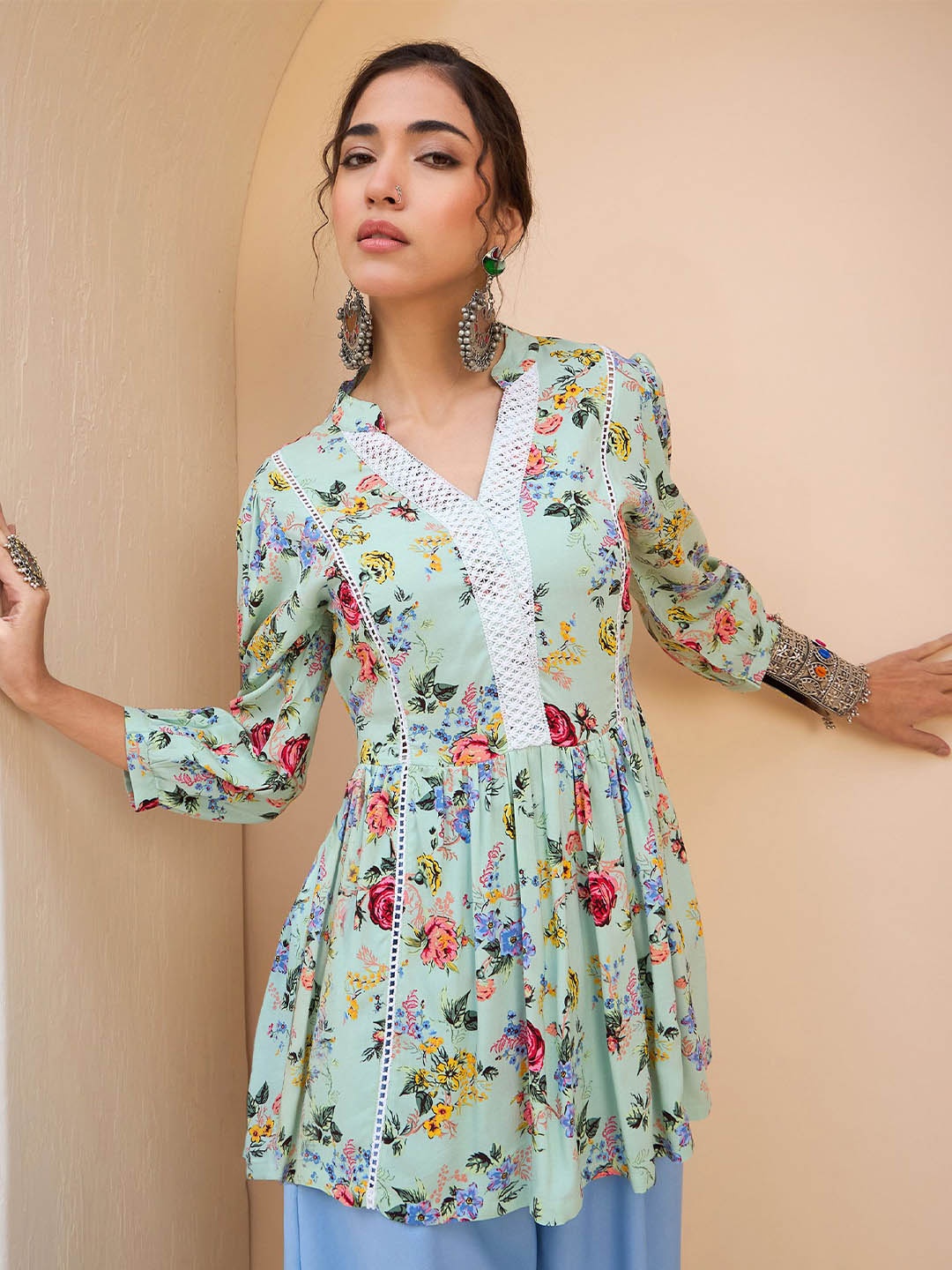 

Shae by SASSAFRAS Floral Printed Patchwork Patchwork Pleated Kurti, Green