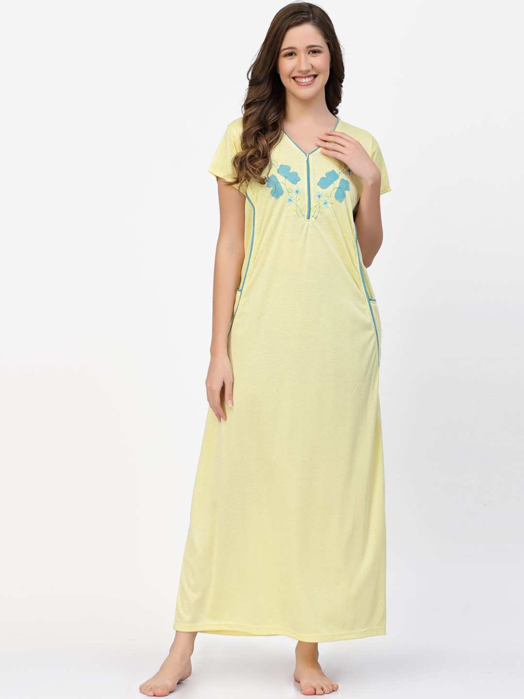 

CHUI MUI Maxi Nightdress, Yellow