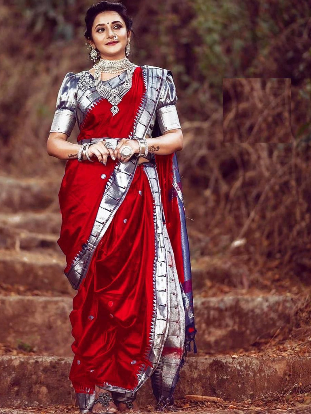 

A TO Z CART Woven Design Zari Pure Silk Banarasi Saree, Red