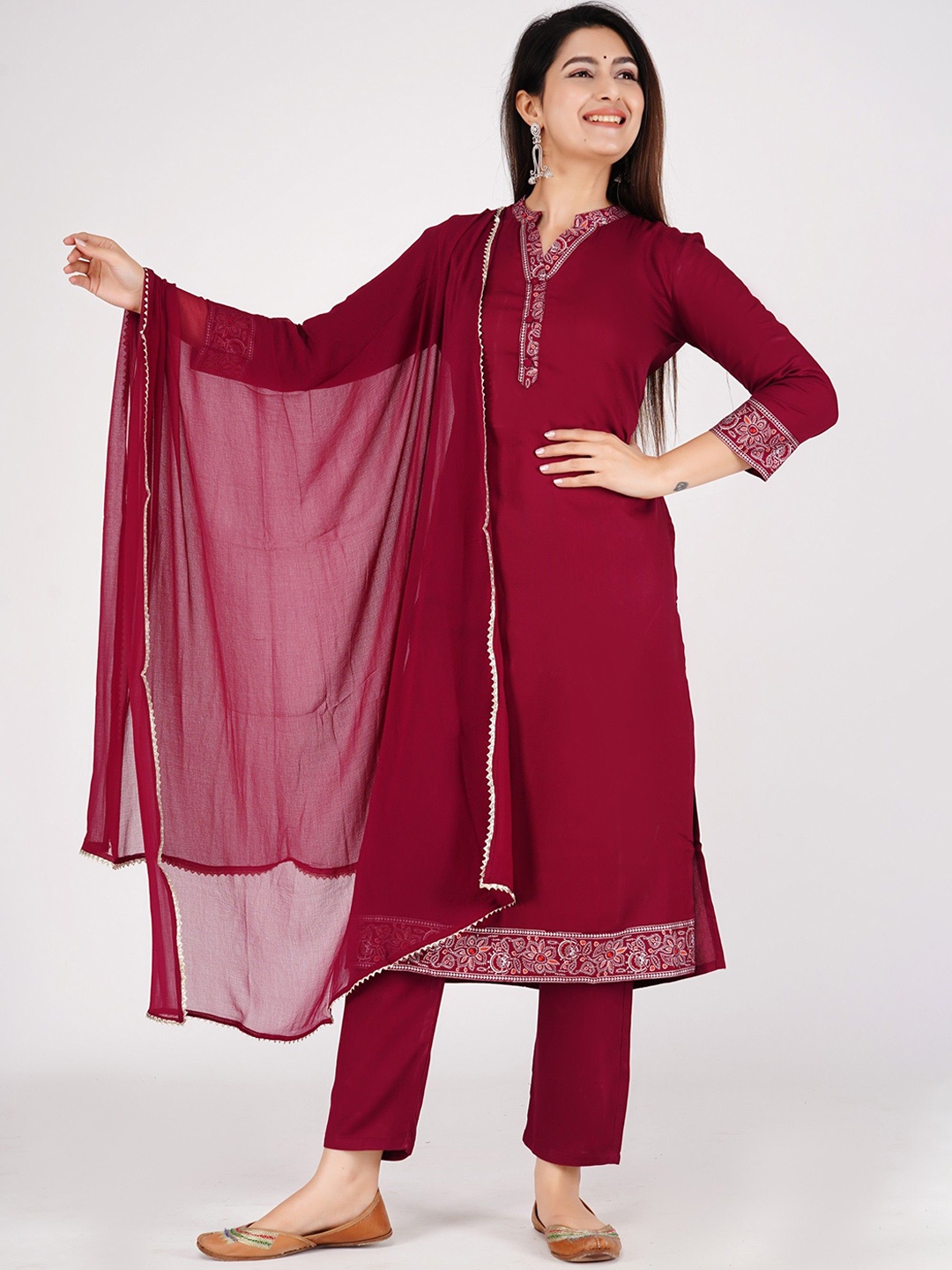 

rf clothes Ethnic Motifs Printed Mandarin Collar Straight Kurta With Trousers & Dupatta, Maroon