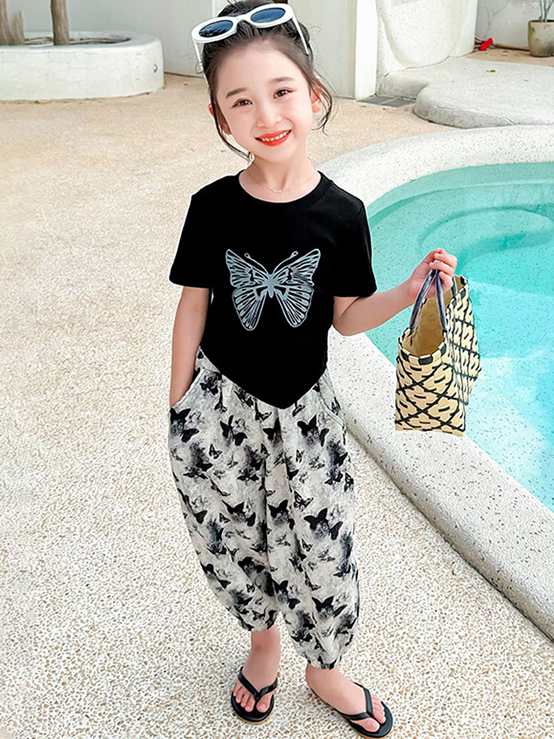 

LULU & SKY Girls Printed Round Neck T-Shirt With Jogger, Black