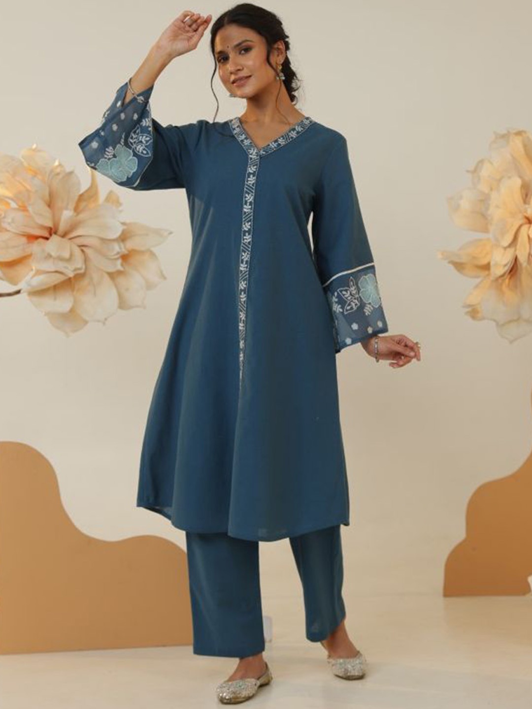 

AUTUMN LANE Embroidered V-Neck Pure Cotton Tunic And Trouser, Blue