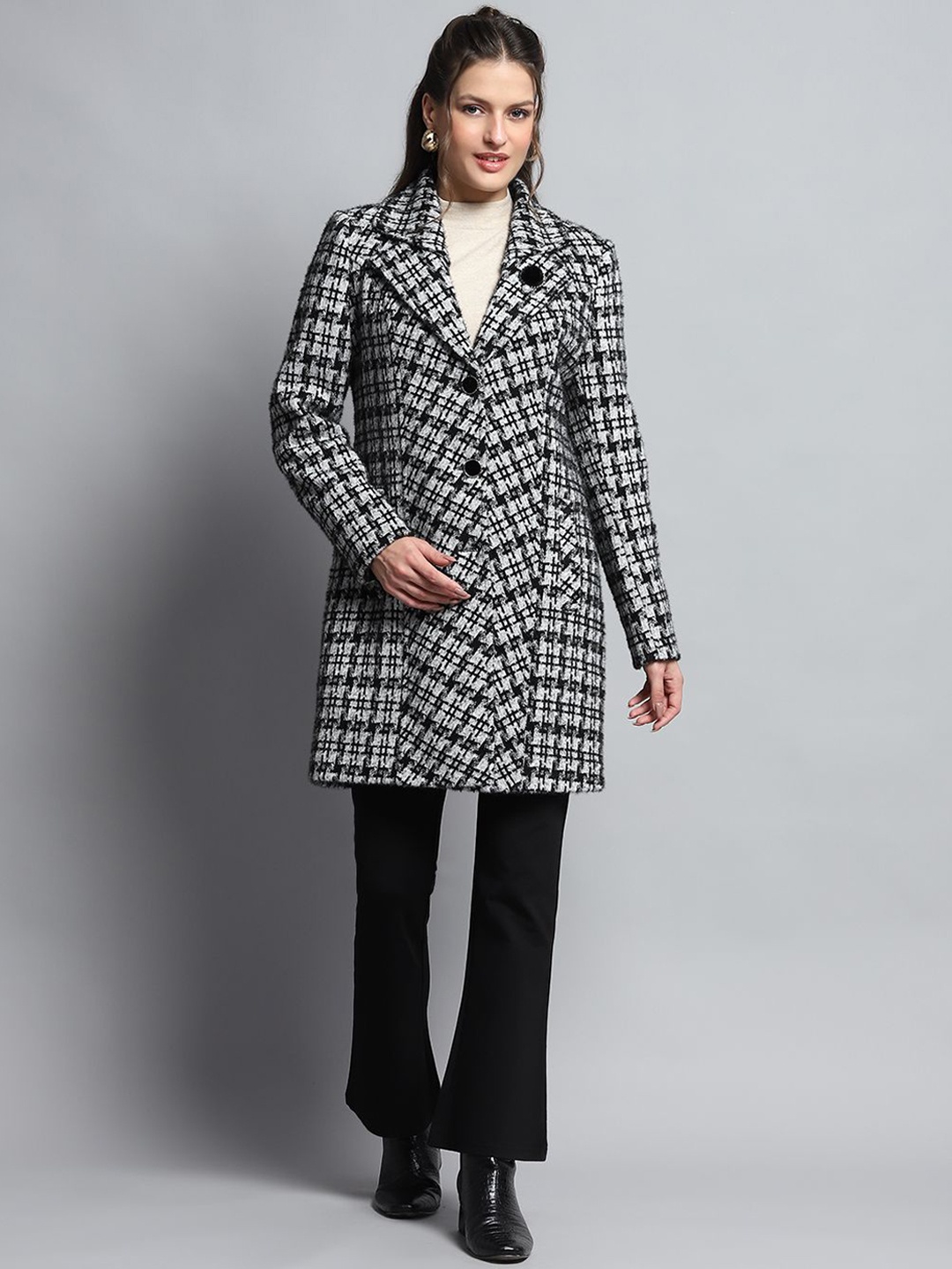 

Monte Carlo Checked Notched Lapel Full Sleeve Single-Breasted Coat, Black