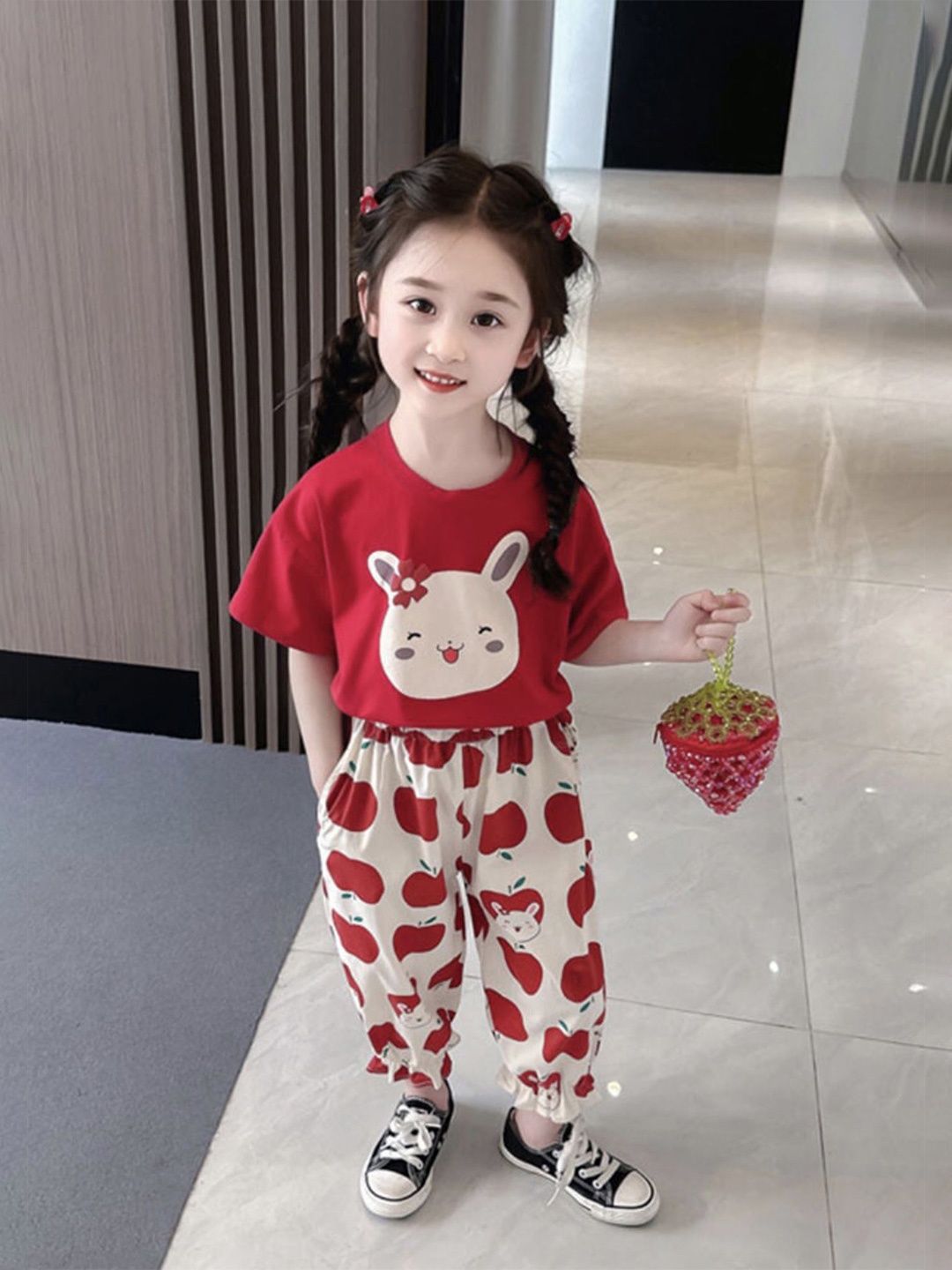 

LULU & SKY Girls Printed Round NeckT-shirt With Joggers, Red