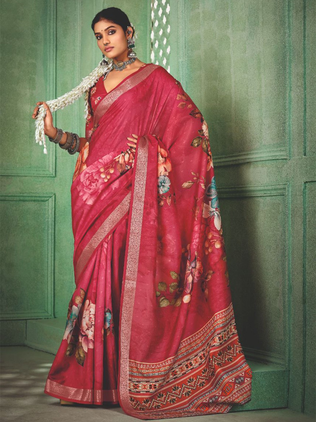 

Sangria Tussar Floral Printed Saree With Blouse Piece, Maroon