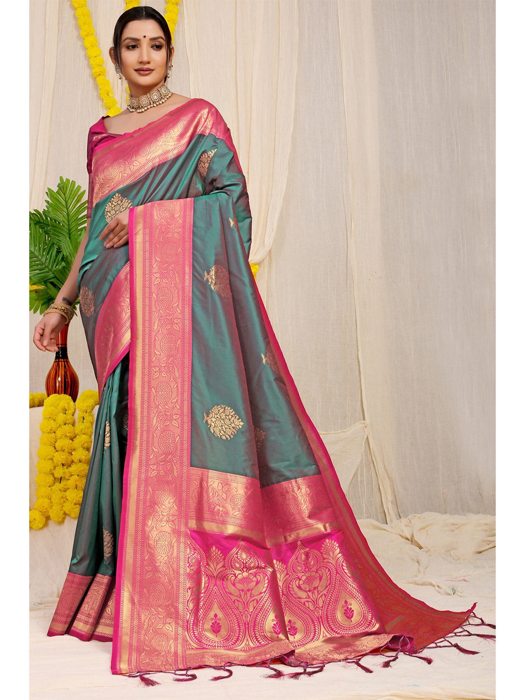 

Kandora Woven Design Zari Pure Silk Heavy Work Banarasi Saree, Teal