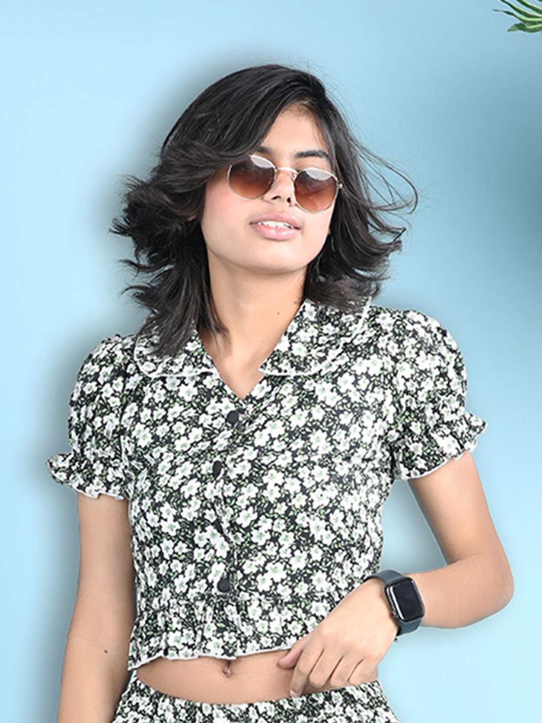 

Cutiekins Floral Print Puff Sleeve Shirt Style Crop Top, Black