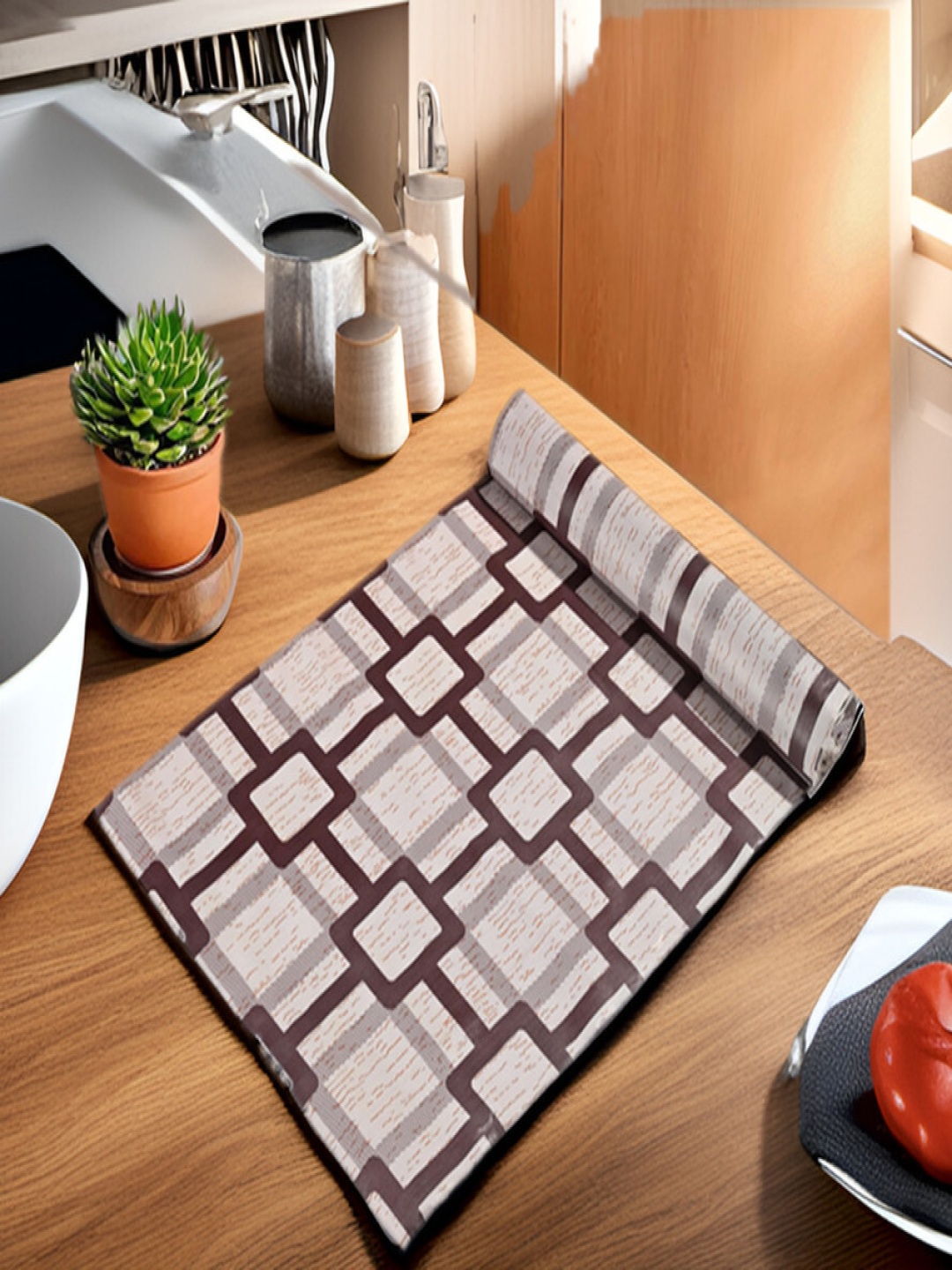 

REVEXO Black & White Printed Water-Resistant Shelf Liner