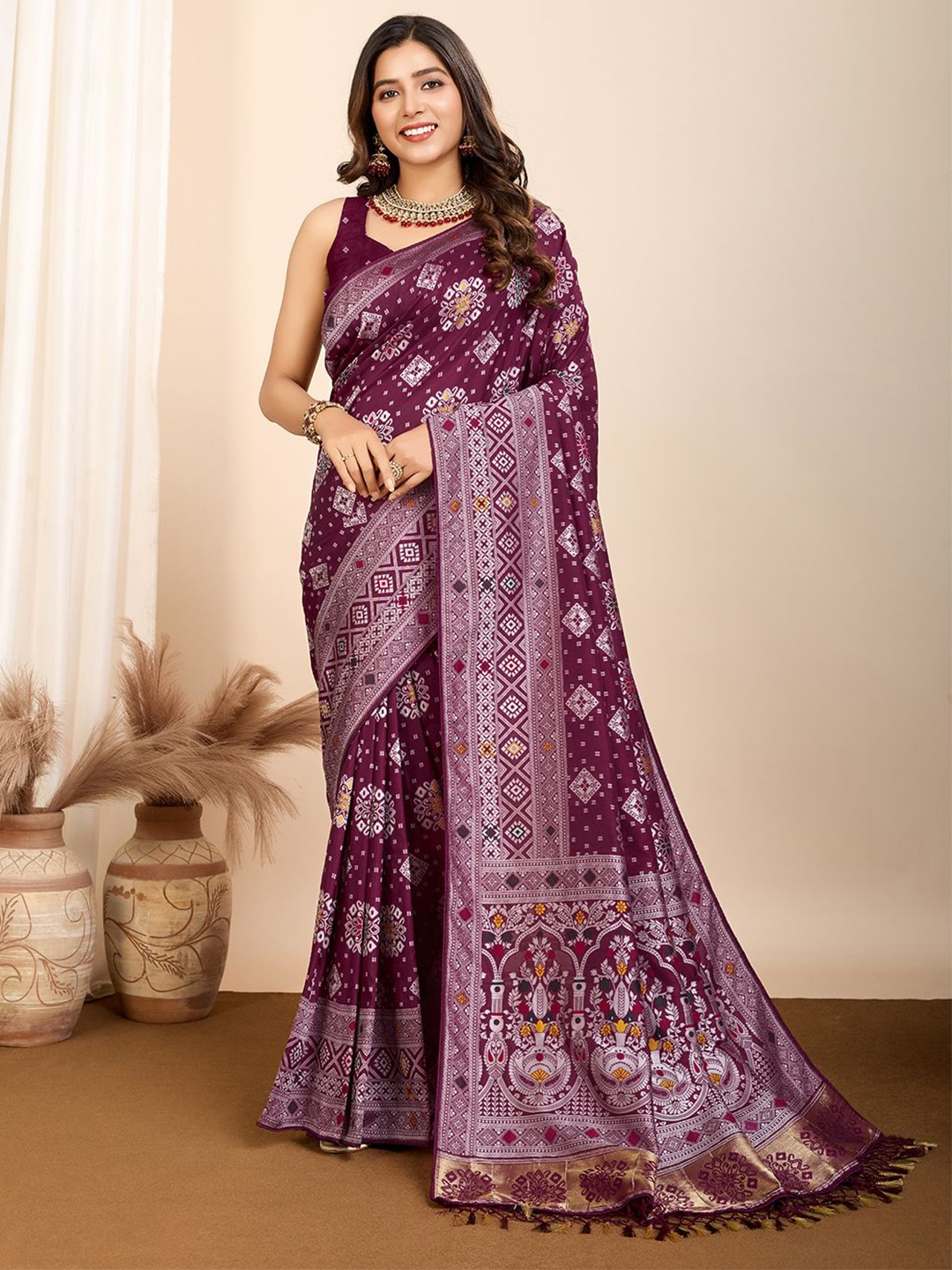 

Nimidiya Woven Design Pure Silk Patola Saree, Magenta