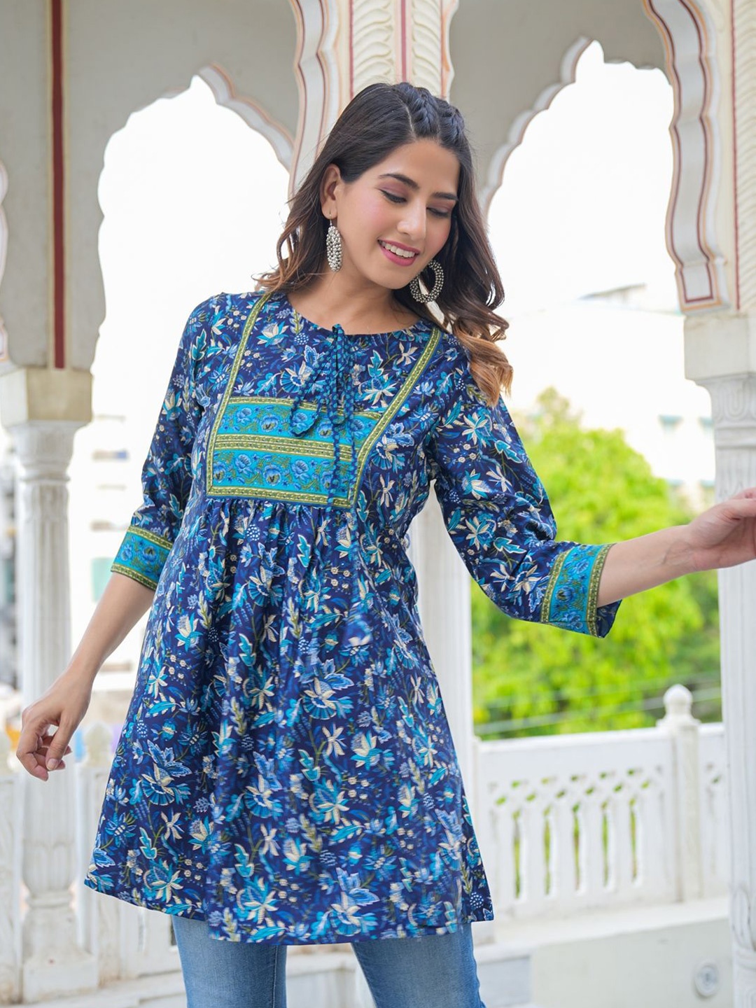 

YASH GALLERY Floral Printed Anarkali Kurti, Blue