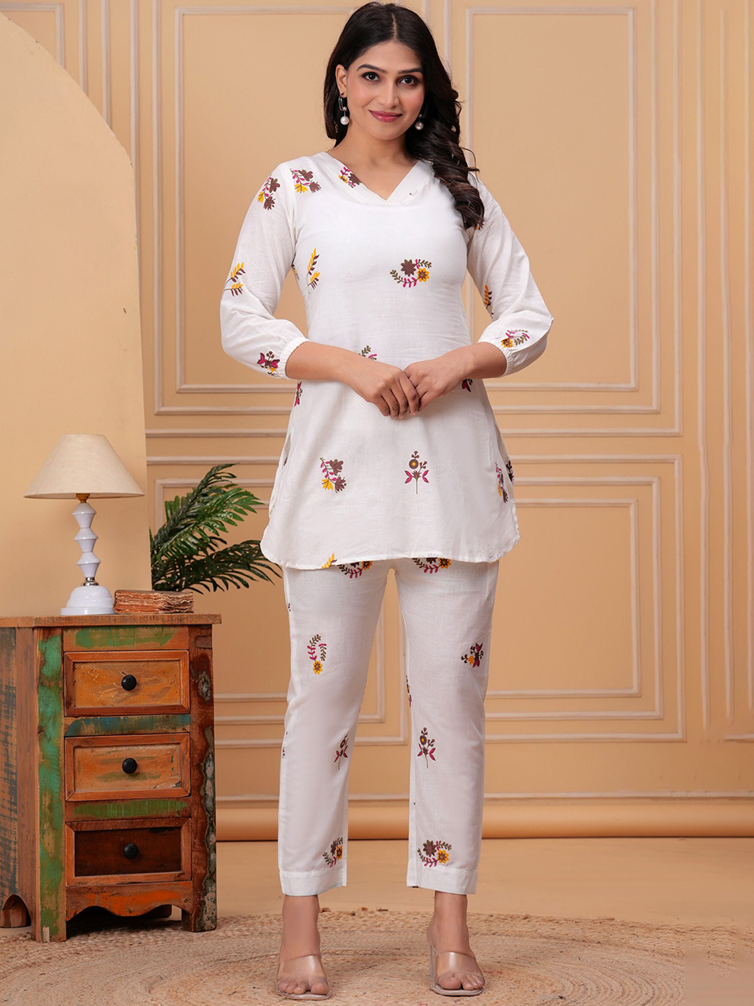 

Hujum Floral Embroidered V-Neck Pure Cotton Straight Kurta With Trouser, White