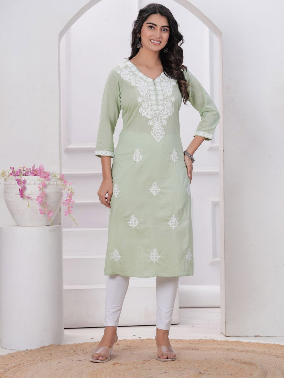 

RANI PRINTS Ethnic Motifs Chikankari V-Neck Pure Cotton Straight Kurta, Green