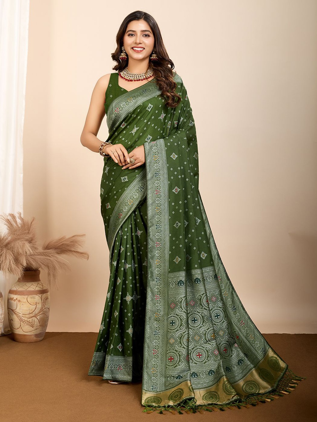 

Nimidiya Woven Design Zari Pure Silk Patola Saree, Green